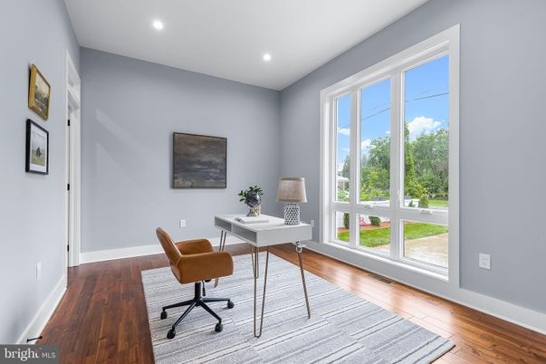Home Office, Interior, Recessed Lighting, Wood Texture Flooring