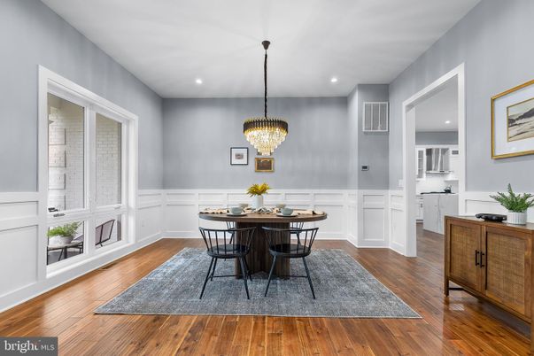 Chandelier, Dining room, Interior, Recessed Lighting, Wood Texture Flooring