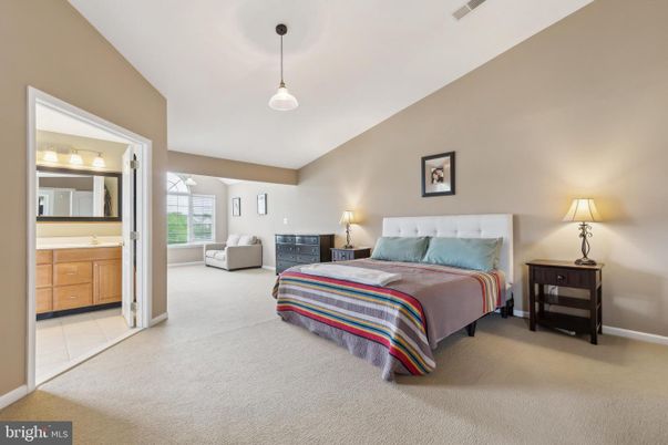 Bedroom, Interior, Pendant Lights