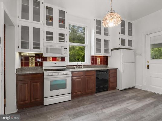 Interior, Kitchen, Pendant Lights, Wood Texture Flooring
