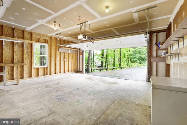 Empty room, Interior, Pendant Lights, Recessed Lighting