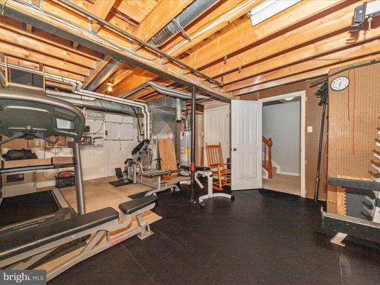 Fitness Equipment, Interior, Wooden Beams