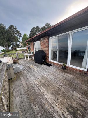 Exterior, Wood Texture Flooring