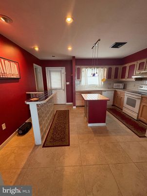 Interior, Kitchen, Pendant Lights, Recessed Lighting