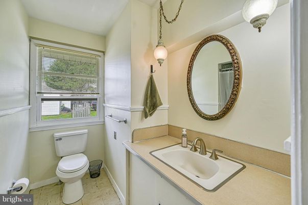 Bathroom, Interior, Marble, Pendant Lights
