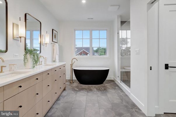 Bathroom, Dual Sink Vanities, Free Standing Baths, Glass Shower, Interior, Recessed Lighting