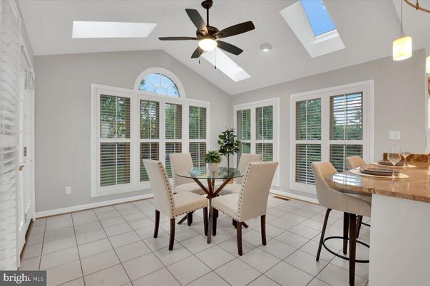 Dining room, Interior, Pendant Lights, Recessed Lighting