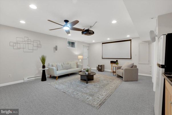 Interior, Living room, Projection Screen, Recessed Lighting, Theatre Room