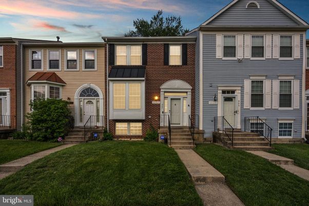 Exterior, Facade, Brick Facade, Rowhouse