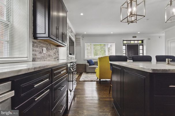 Interior, Kitchen, Living room, Pendant Lights, Recessed Lighting, Wood Texture Flooring