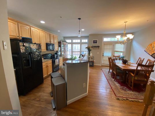 Chandelier, Dining room, Interior, Kitchen, Pendant Lights, Recessed Lighting, Wood Texture Flooring