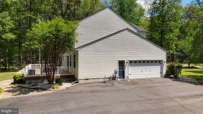 Detached Garage, Exterior