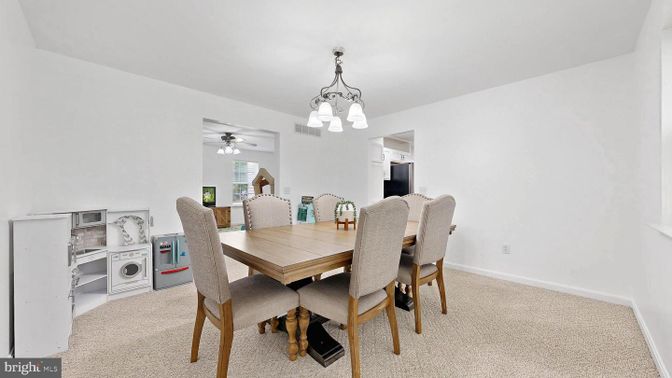Chandelier, Dining room, Interior