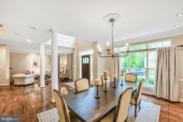 Dining room, Interior, Living room, Pendant Lights, Recessed Lighting, Wood Texture Flooring
