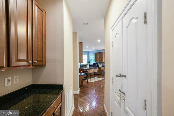 Dining room, Interior, Kitchen, Recessed Lighting, Wood Texture Flooring