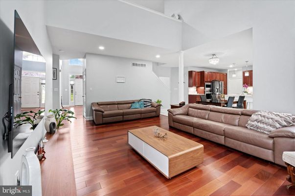 Interior, Kitchen, Living room, Pendant Lights, Recessed Lighting, Stainless Steel Appliances, Wood Texture Flooring