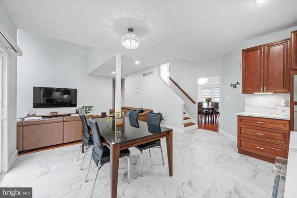 Chandelier, Dining room, Interior, Marble, Recessed Lighting