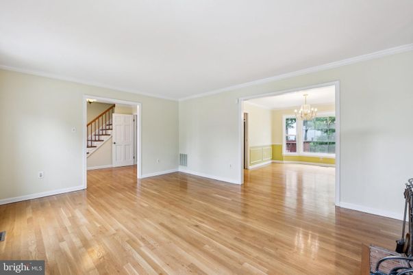 Chandelier, Empty room, Interior, Wood Texture Flooring