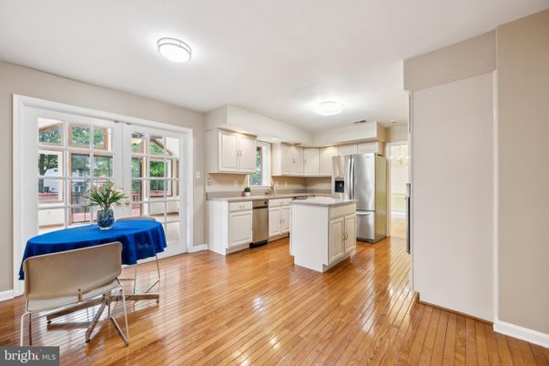 Dining room, Interior, Kitchen, Stainless Steel Appliances, Wood Texture Flooring