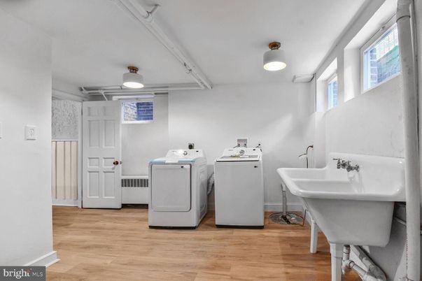 Interior, Washer, Wood Texture Flooring