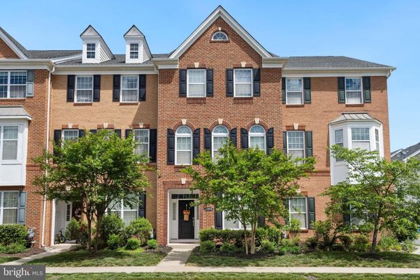 Exterior, Facade, Brick Facade, Rowhouse