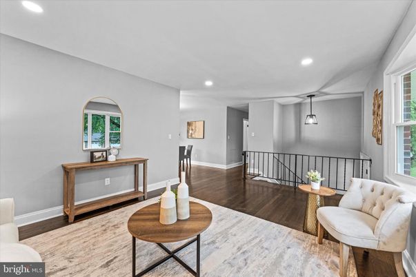 Interior, Pendant Lights, Recessed Lighting, Wood Texture Flooring