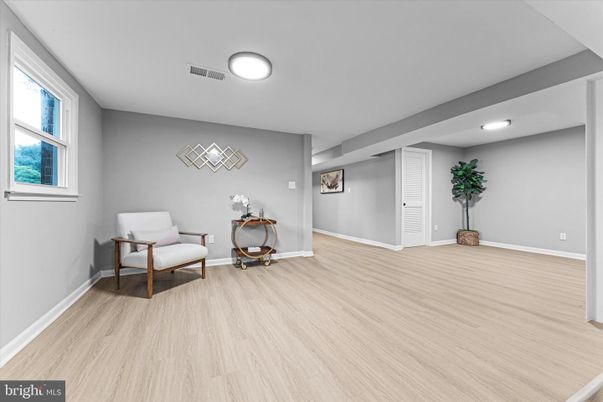 Interior, Recessed Lighting, Wood Texture Flooring