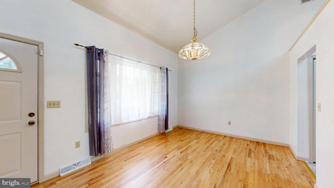 Empty room, Interior, Pendant Lights, Wood Texture Flooring