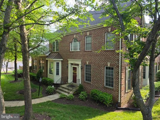Exterior, Facade, Brick Facade, Georgian