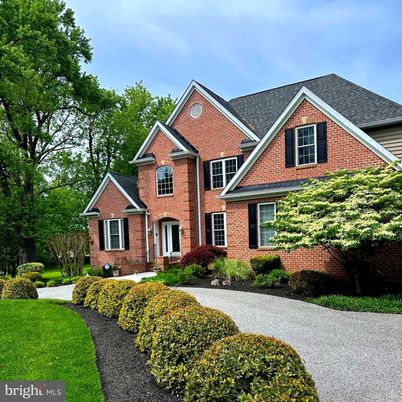 Exterior, Facade, Brick Facade, Brick Traditional