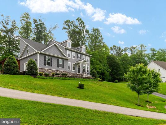 Backyard, Exterior, Facade, Farmhouse