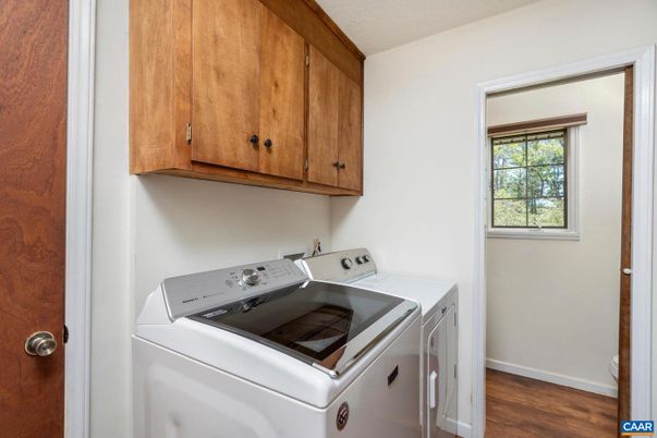 Interior, Washer, Wood Texture Flooring