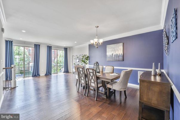 Chandelier, Dining room, Interior, Recessed Lighting, Wood Texture Flooring