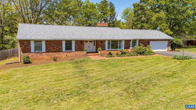 Attached, Exterior, Facade, Brick Facade, Cape Cod