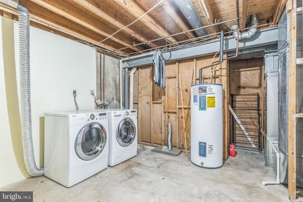 Interior, Washer, Wooden Beams, Wooden Ceilings, Wooden Walls