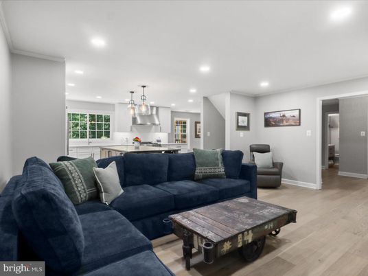 Interior, Kitchen, Living room, Pendant Lights, Recessed Lighting, Wood Texture Flooring