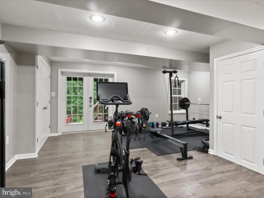 Fitness Equipment, Interior, Recessed Lighting, Wood Texture Flooring