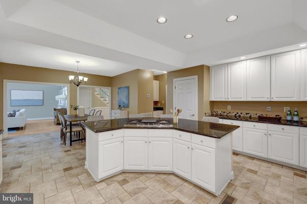 Chandelier, Dining room, Interior, Kitchen, Living room, Recessed Lighting