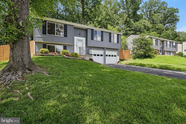 Attached, Exterior, Facade, Raised Ranch
