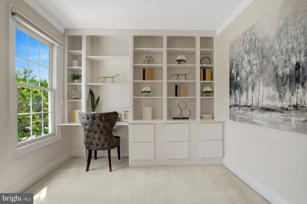 Home Office, Interior