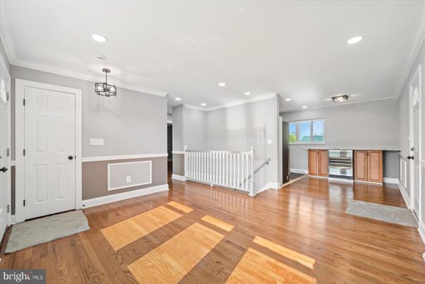Empty room, Interior, Pendant Lights, Recessed Lighting, Wood Texture Flooring