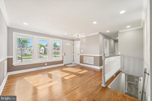 Interior, Pendant Lights, Recessed Lighting, Wood Texture Flooring