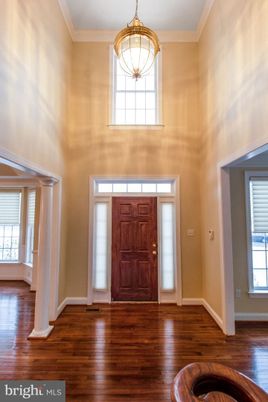 Interior, Pendant Lights, Wood Texture Flooring