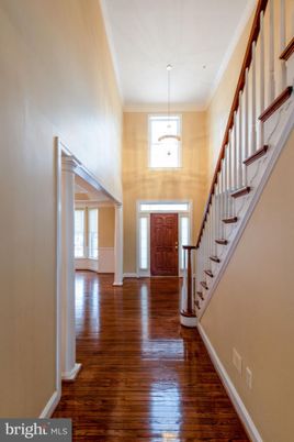 Interior, Pendant Lights, Wood Texture Flooring