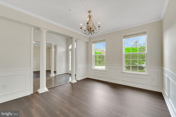 Chandelier, Empty room, Interior, Wood Texture Flooring