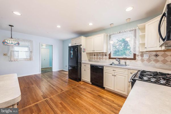 Interior, Kitchen, Pendant Lights, Recessed Lighting, Wood Texture Flooring