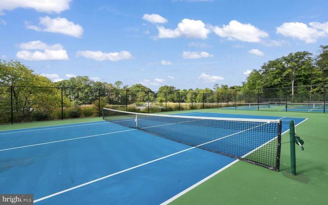 Exterior, Tennis Courts
