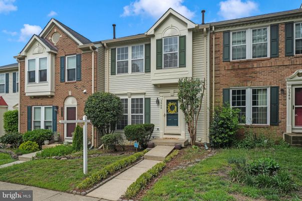Exterior, Facade, Brick Facade, Rowhouse