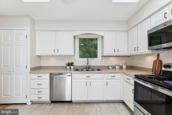 Interior, Kitchen, Stainless Steel Appliances