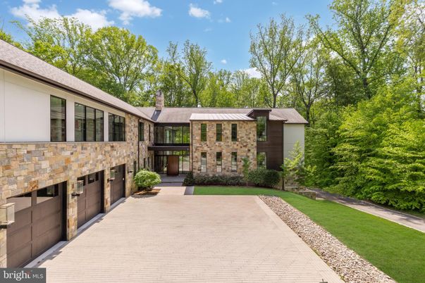 Attached, Exterior, Facade, Brick Facade, Modern